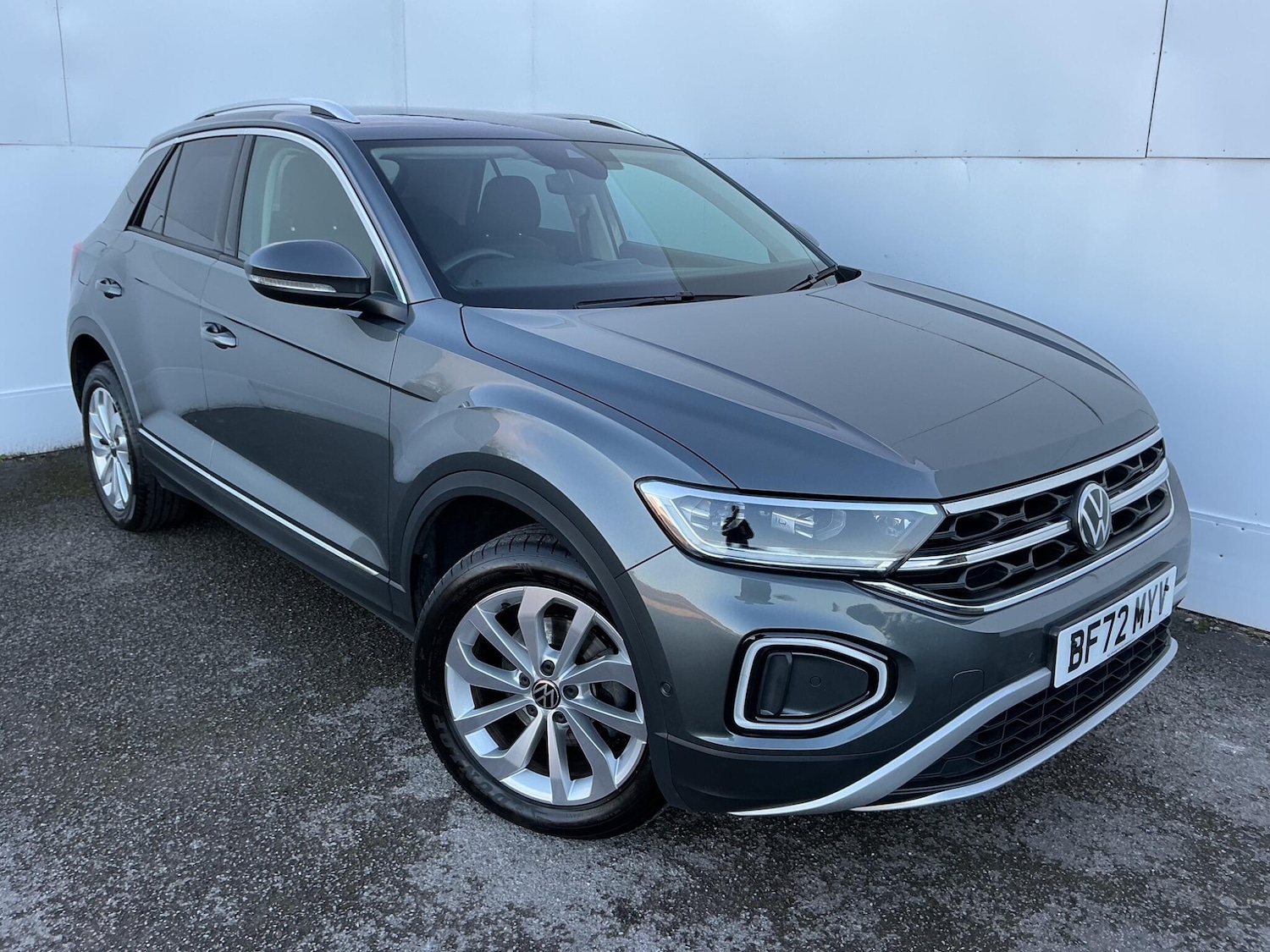 Used Volkswagen T-Roc 2022 for sale - 76995400: Photo 1