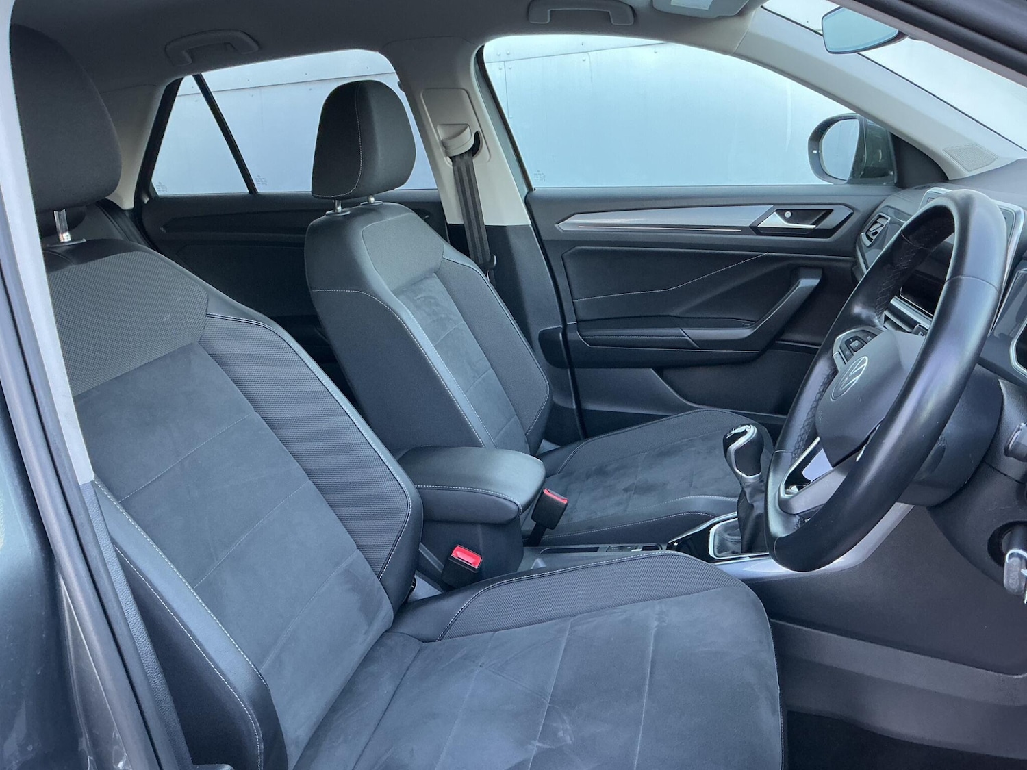 Used Volkswagen T-Roc 2022 for sale - 76995400: Photo 6