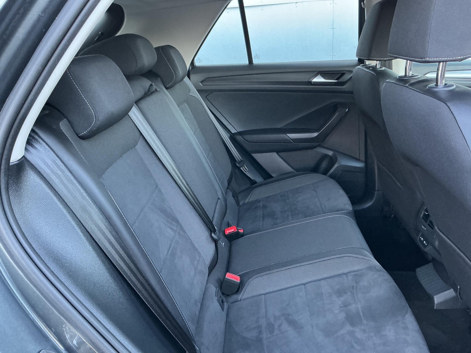 Used Volkswagen T-Roc 2022 for sale - 76995400: Photo 8