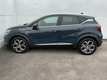 Used Renault Captur 2023 for sale - 77695365: Photo