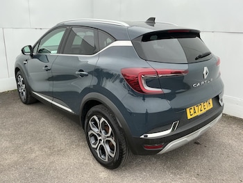 Used Renault Captur 2023 for sale - 77695365: Photo