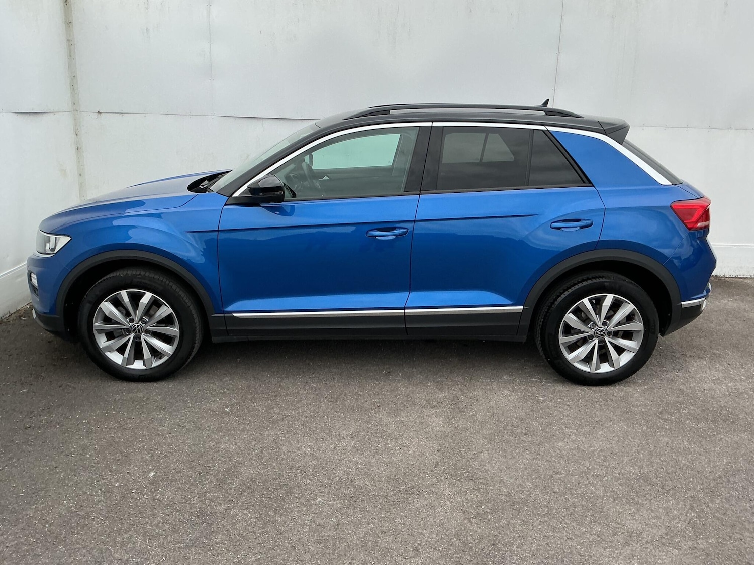 Used Volkswagen T-Roc 2021 for sale - 76283687: Photo 3