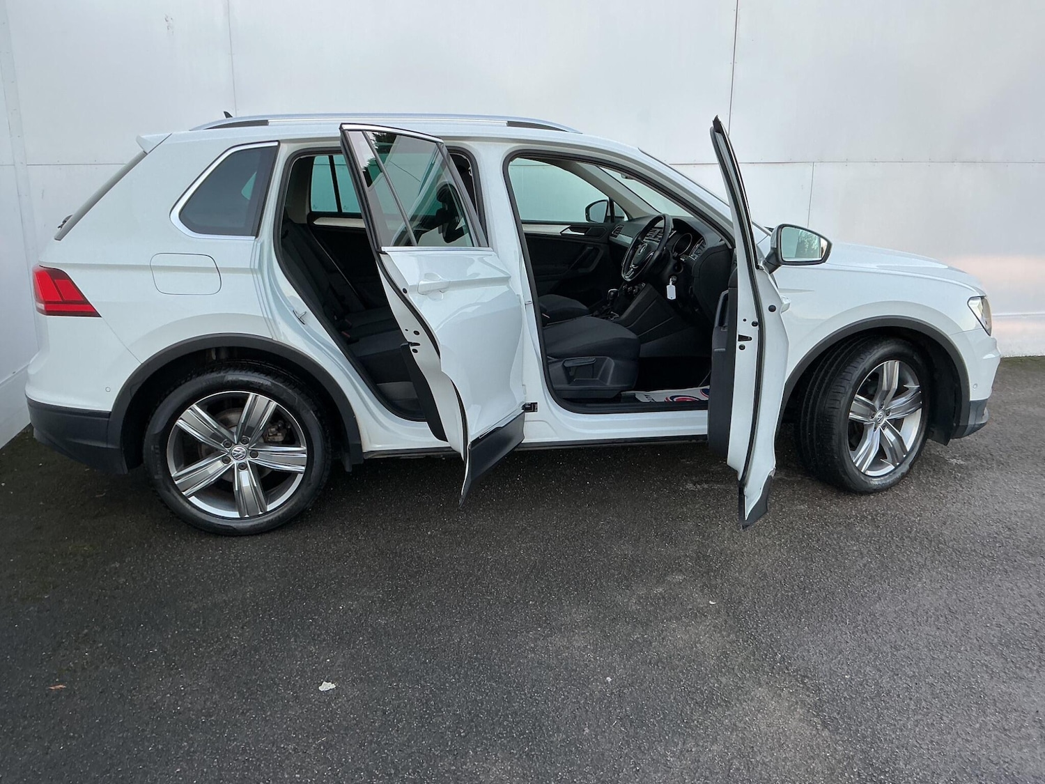 Used Volkswagen Tiguan 2019 for sale - 77040136: Photo 22
