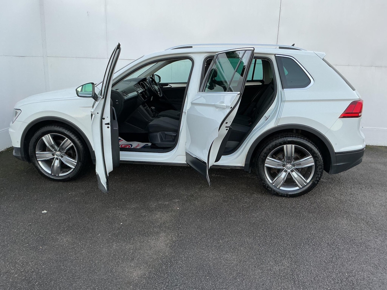 Used Volkswagen Tiguan 2019 for sale - 77040136: Photo 23