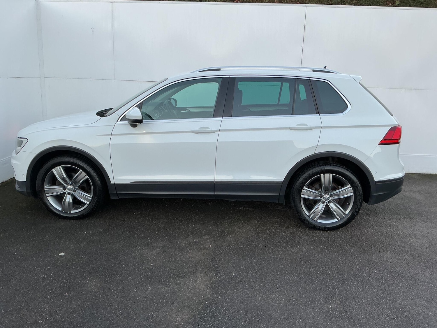 Used Volkswagen Tiguan 2019 for sale - 77040136: Photo 3