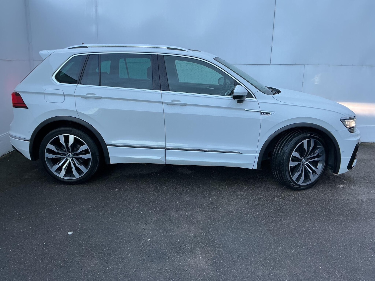 Used Volkswagen Tiguan 2019 for sale - 76781635: Photo 2