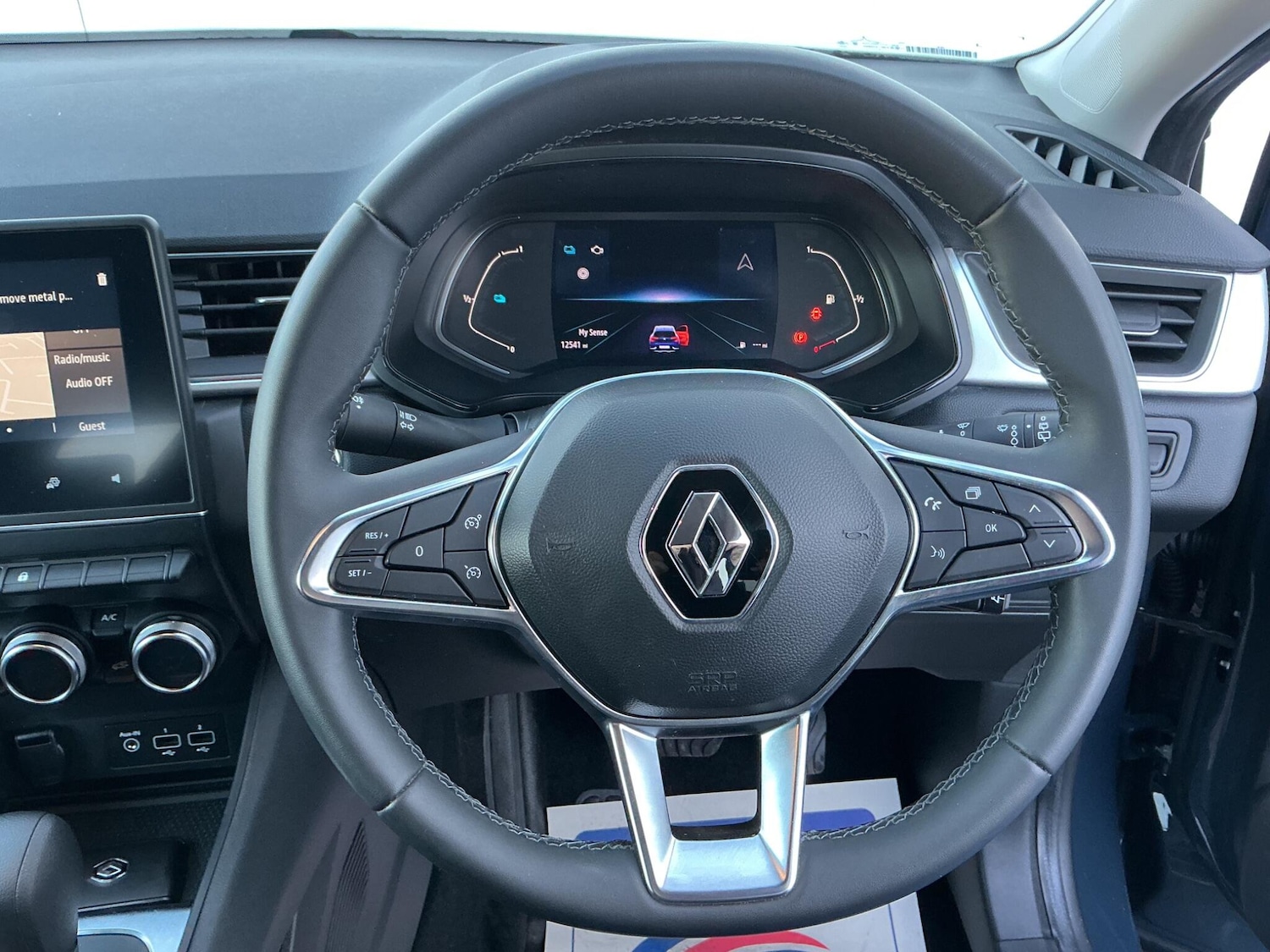 Used Renault Captur 2023 for sale - 77040024: Photo 17