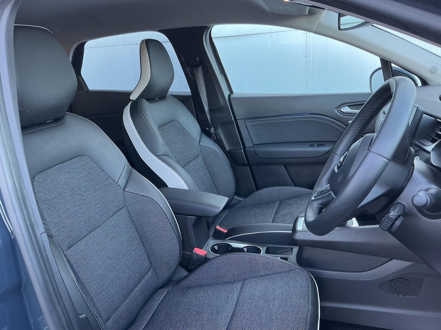 Used Renault Captur 2023 for sale - 77040024: Photo 6