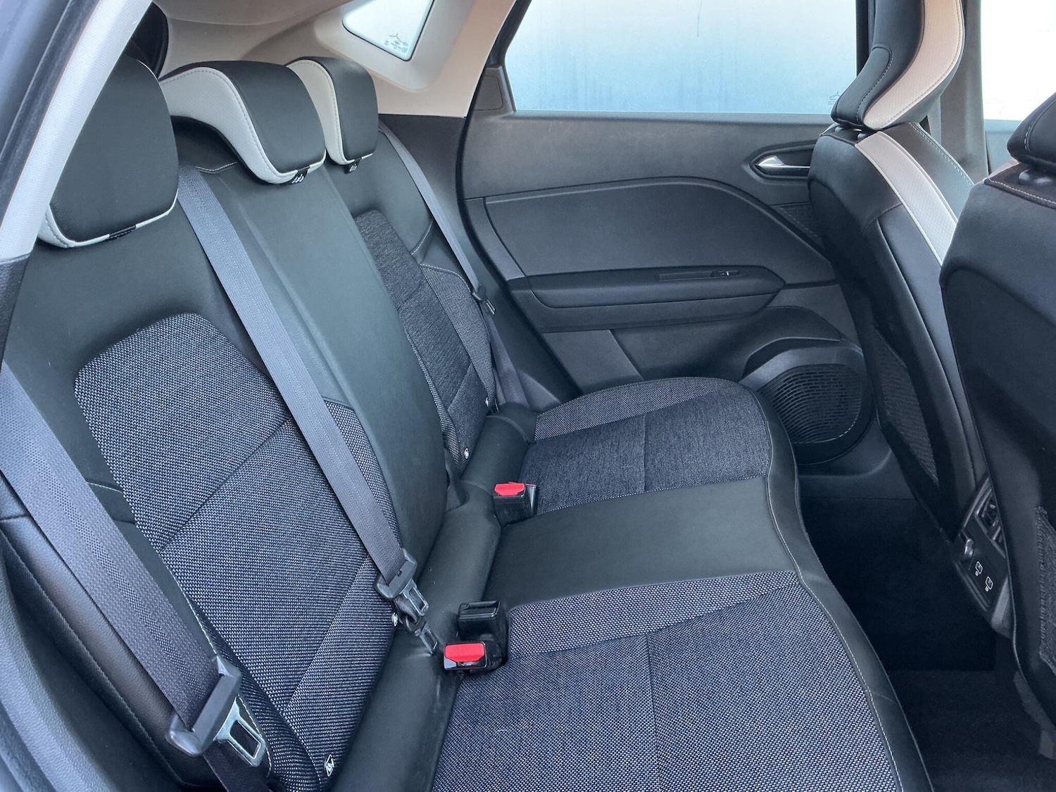 Used Renault Captur 2023 for sale - 77040024: Photo 8