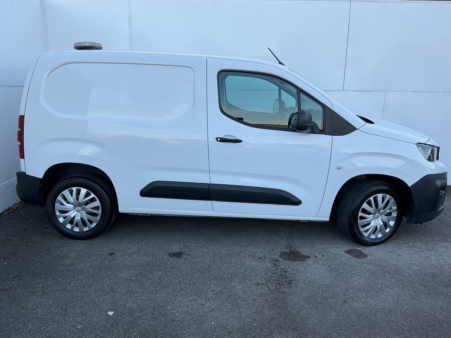 Used Peugeot Partner 2020 for sale - 76562120: Photo 2