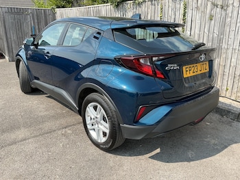 Used Toyota C-HR 2023 for sale - 79248324: Photo