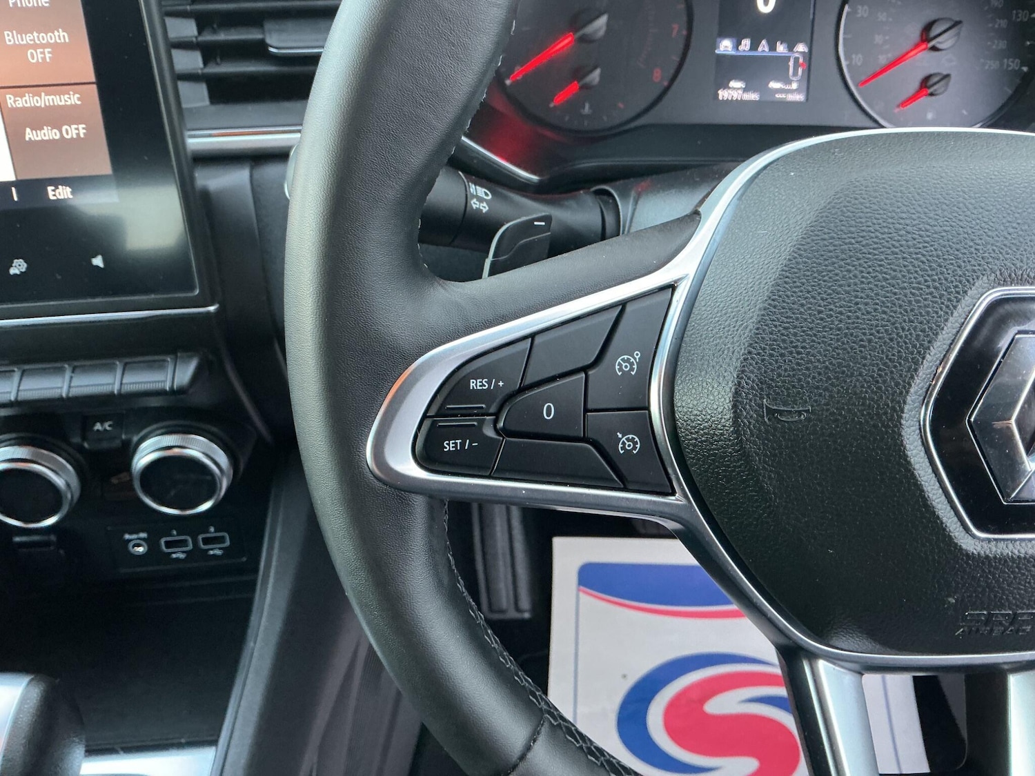 Used Renault Captur 2020 for sale - 76913153: Photo 17