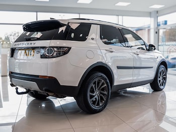 Used Land Rover Discovery Sport 2017 for sale - 75468035: Photo