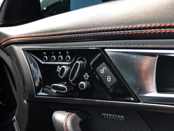 Used Jaguar F-Type 2015 for sale - 75467389: Photo 25
