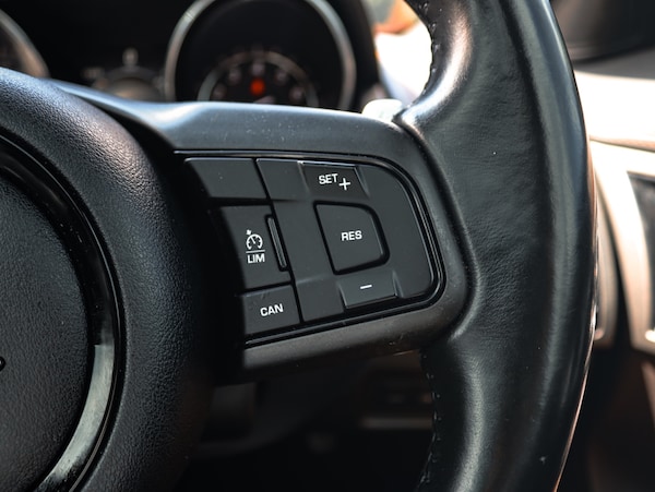Used Jaguar F-Type 2015 for sale - 75467389: Photo 38