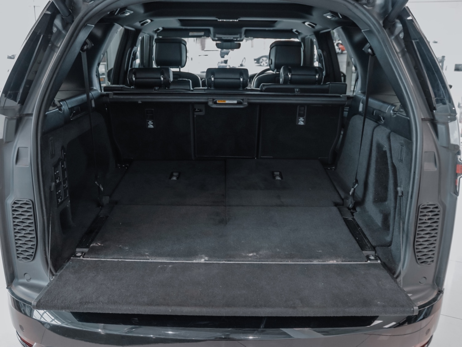 Used Land Rover Discovery 2021 for sale - 76452307: Photo 15