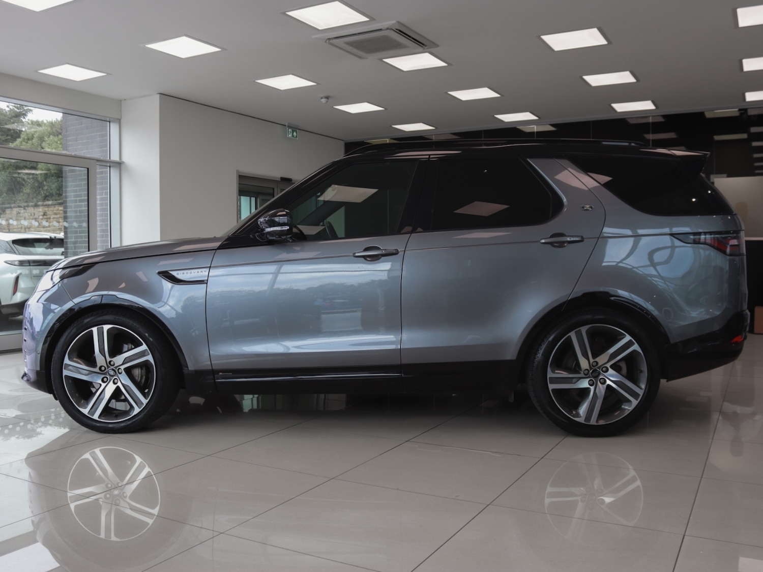 Used Land Rover Discovery 2021 for sale - 76452307: Photo 6