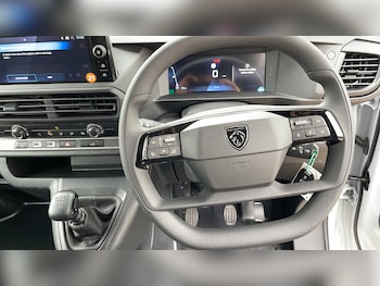 Used Peugeot Expert 2024 for sale - 75440170: Photo