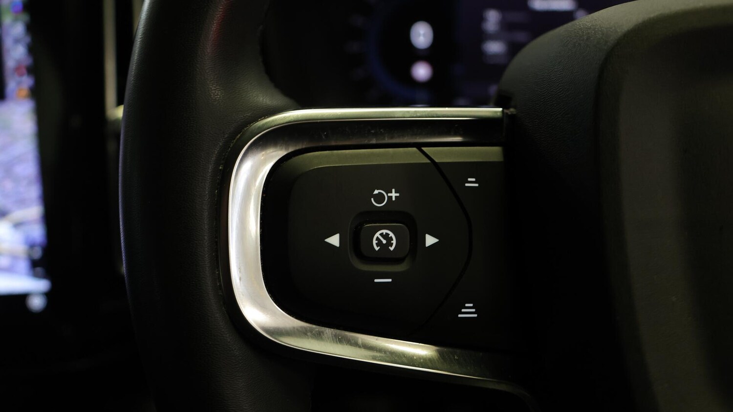 Used Volvo XC40 2022 for sale - 76473724: Photo 24