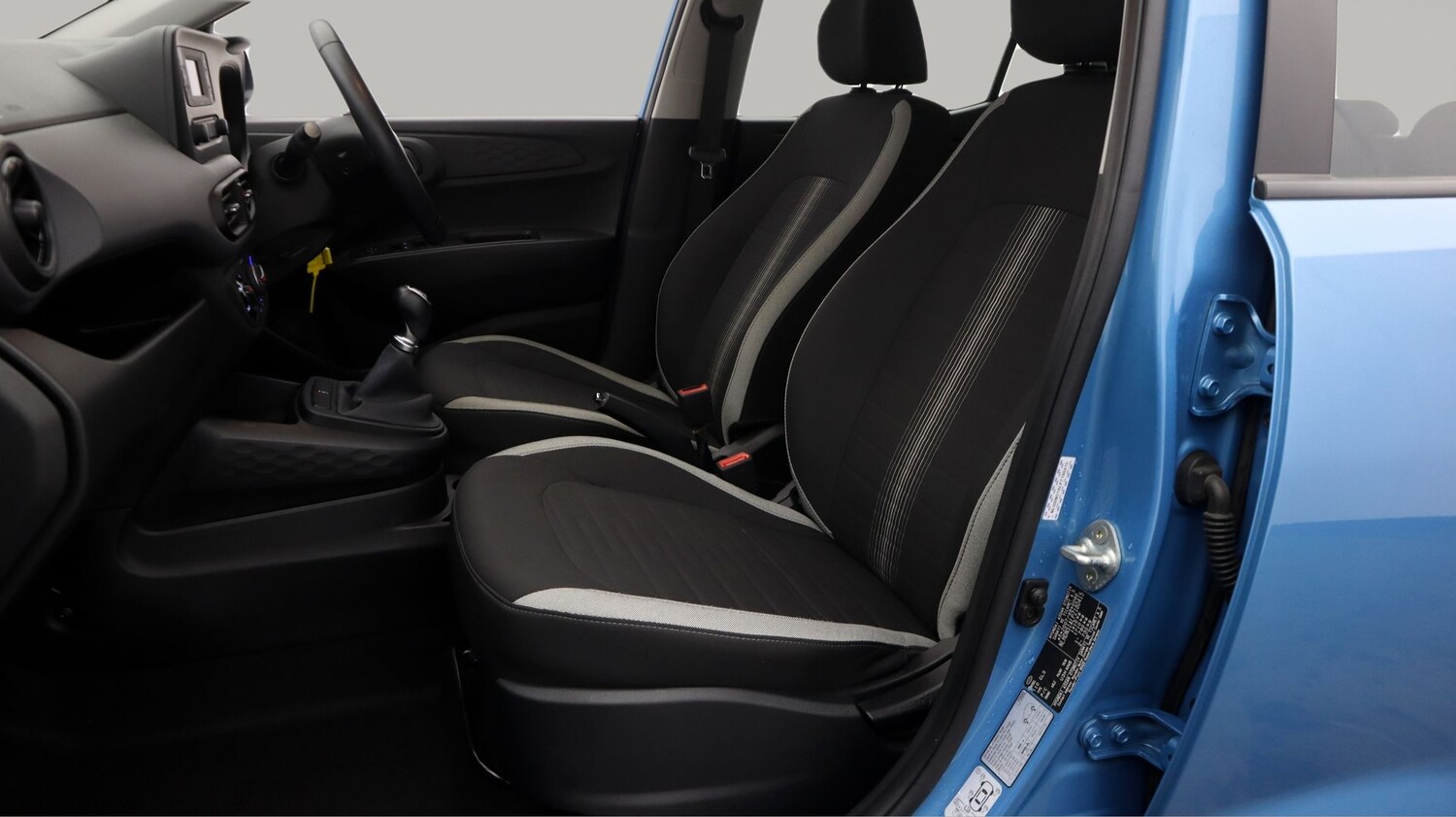 Used Hyundai i10 2023 for sale - 77813005: Photo 14