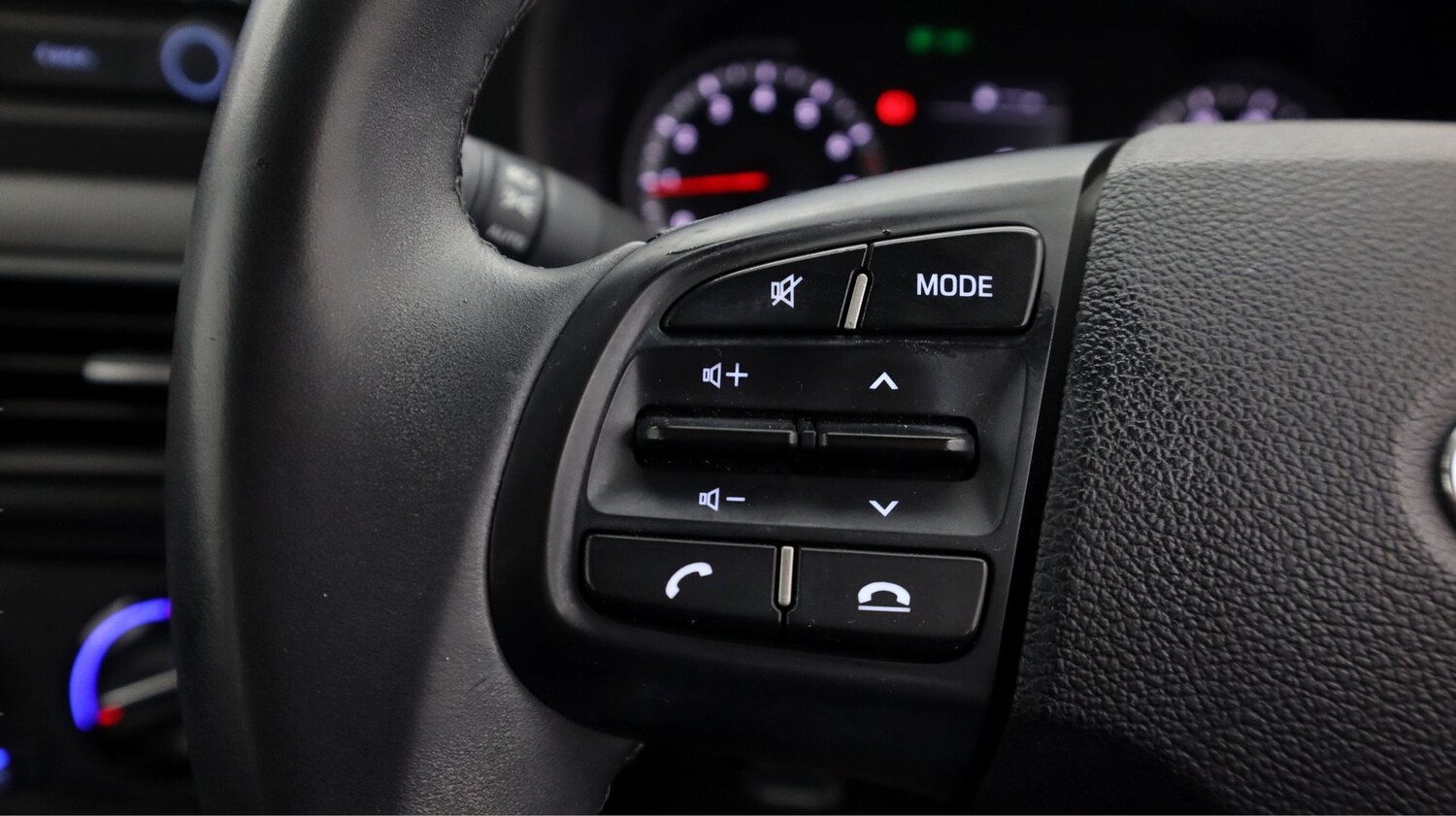 Used Hyundai i10 2023 for sale - 77813005: Photo 22