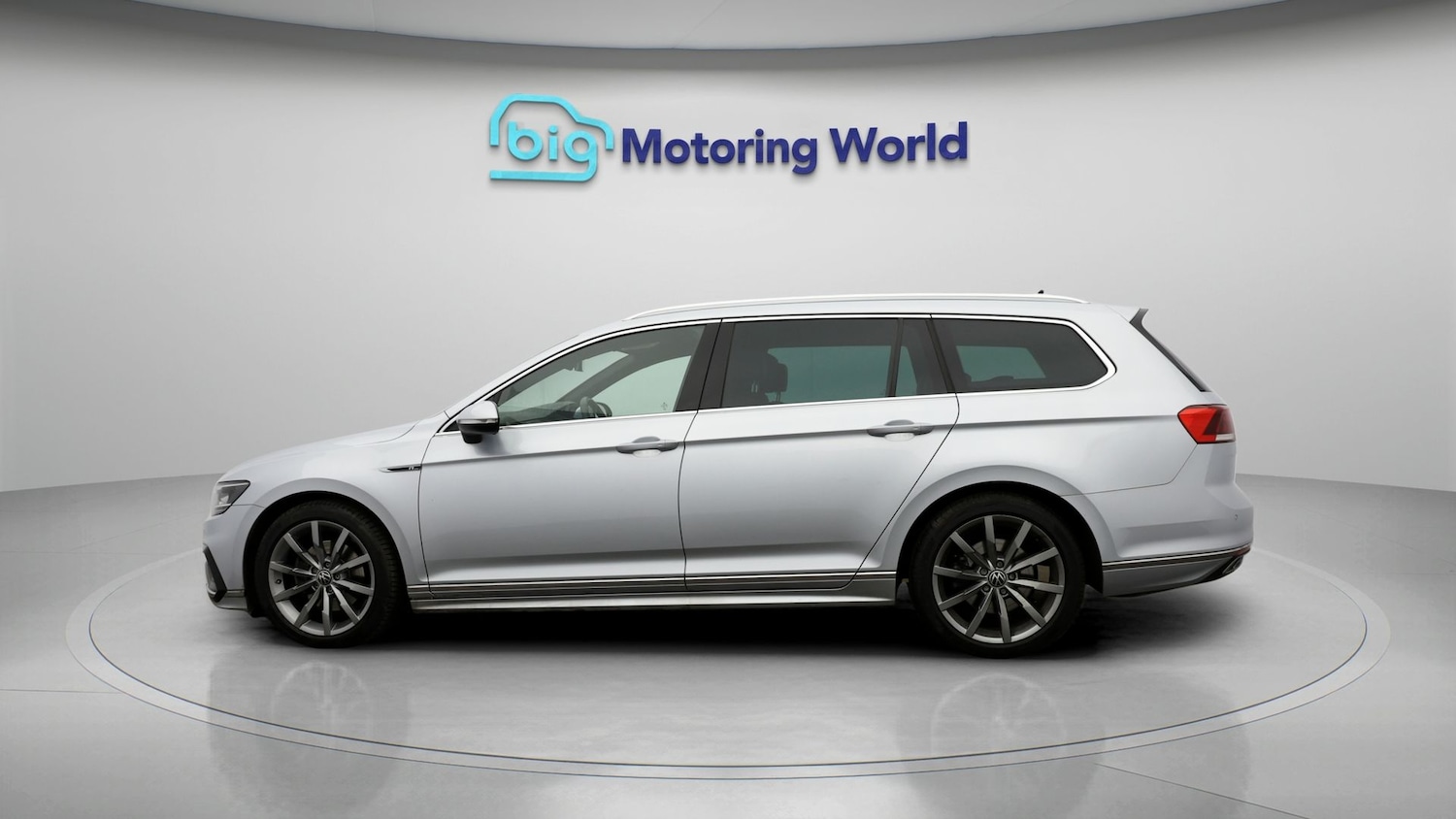 Used Volkswagen Passat 2023 for sale - 77516399: Photo 4