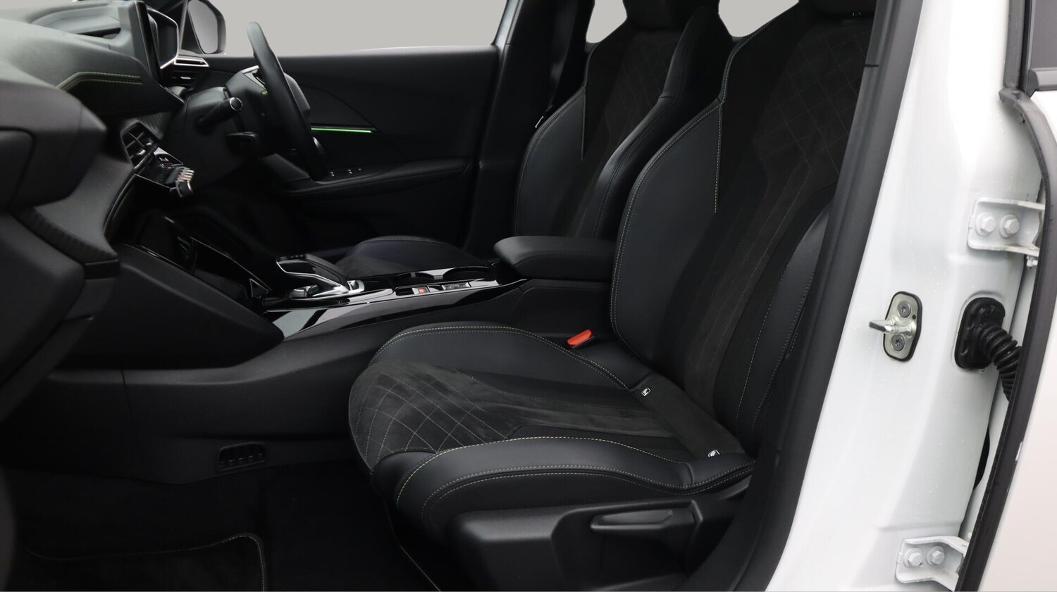 Used Peugeot 2008 2022 for sale - 76550490: Photo 15