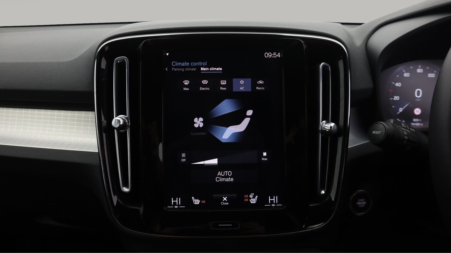 Used Volvo XC40 2023 for sale - 77592629: Photo 12