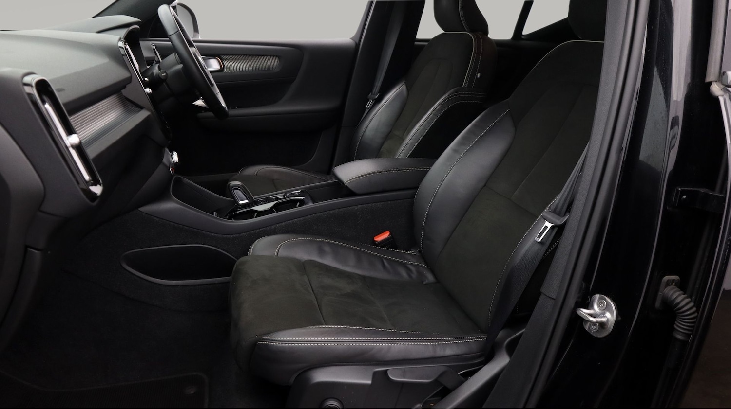 Used Volvo XC40 2021 for sale - 77501289: Photo 14