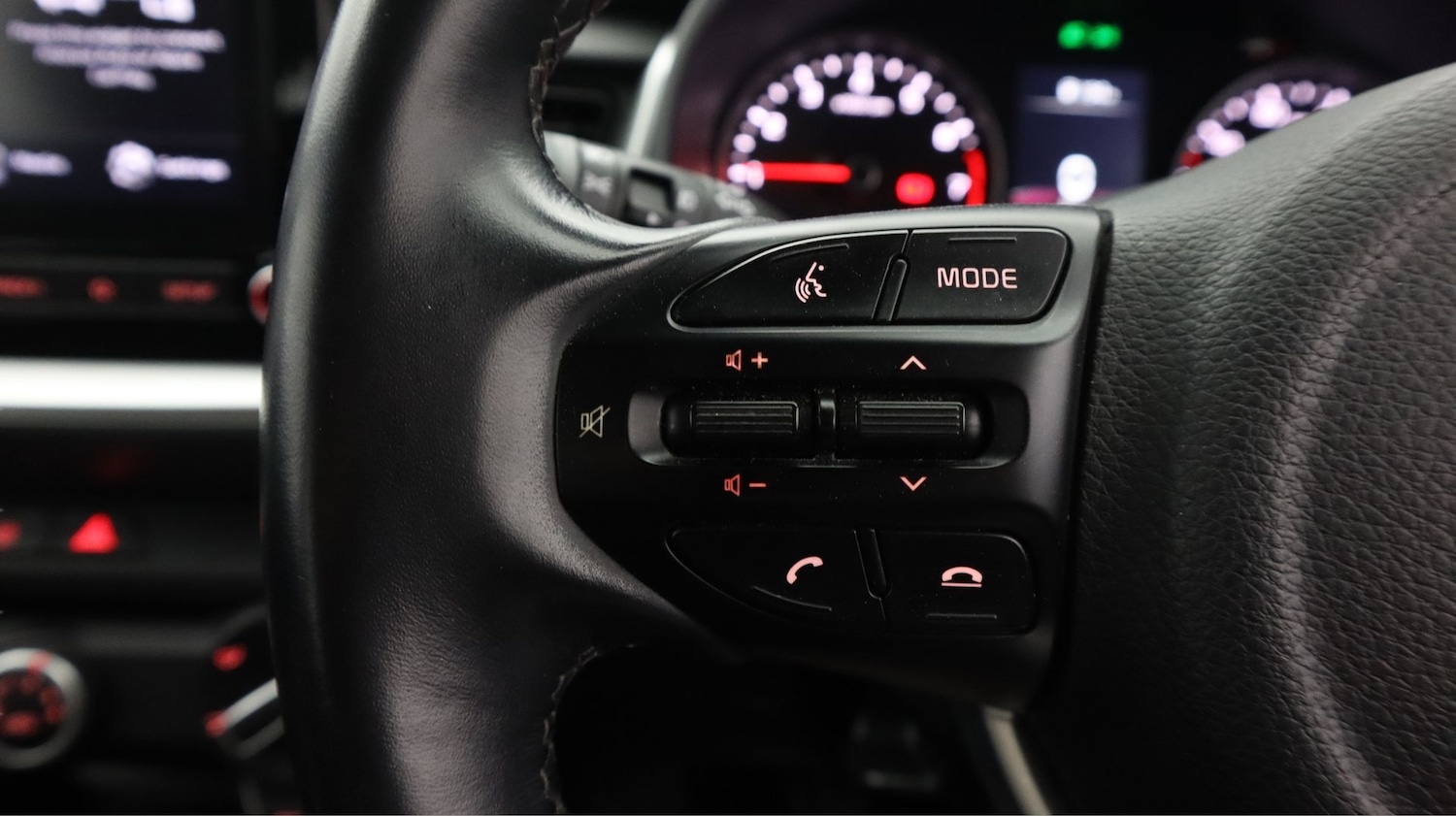 Used Kia Stonic 2022 for sale - 77308600: Photo 21