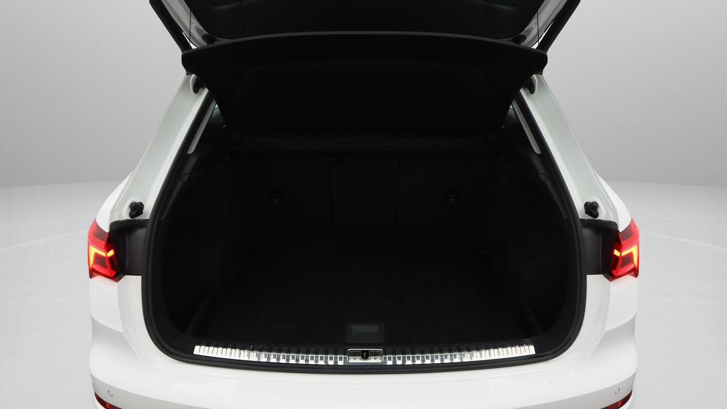 Used Audi Q3 2019 for sale - 76658669: Photo 18