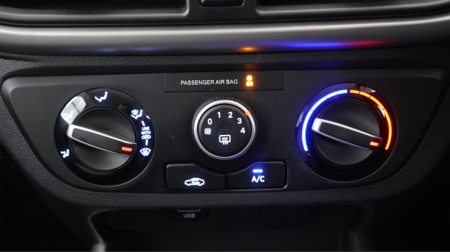 Used Hyundai i10 2020 for sale - 77675823: Photo 11