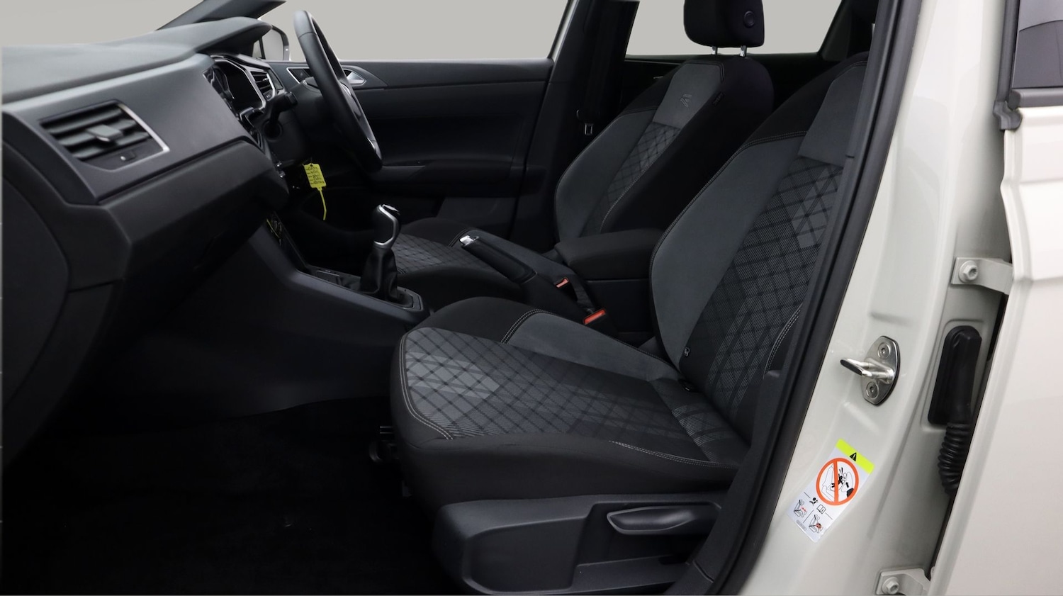 Used Volkswagen Polo 2024 for sale - 77777489: Photo 14