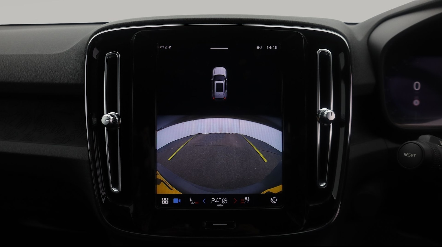 Used Volvo XC40 for sale - 77181786: Photo 23