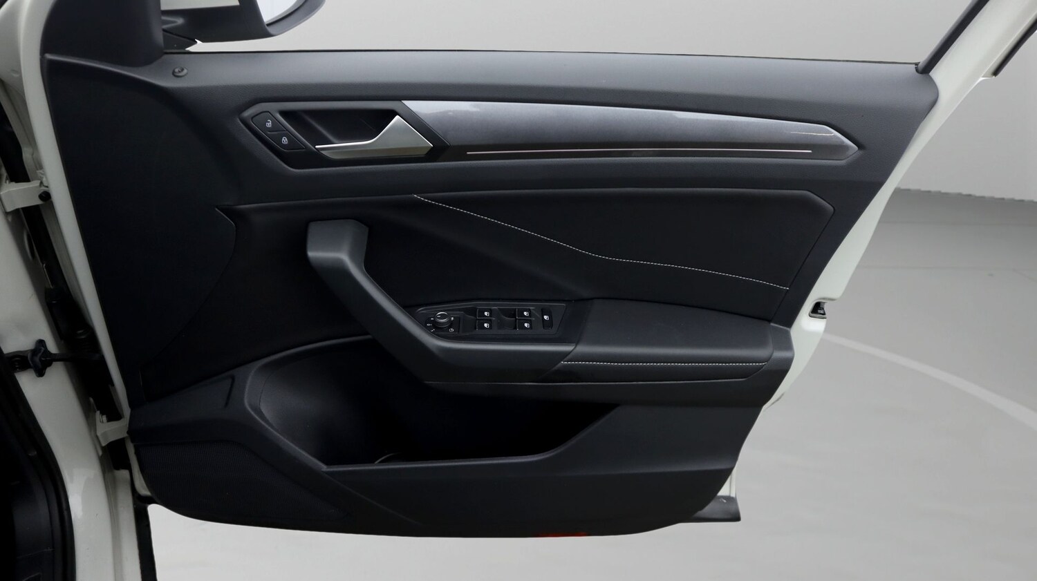 Used Volkswagen T-Roc 2022 for sale - 77336391: Photo 15