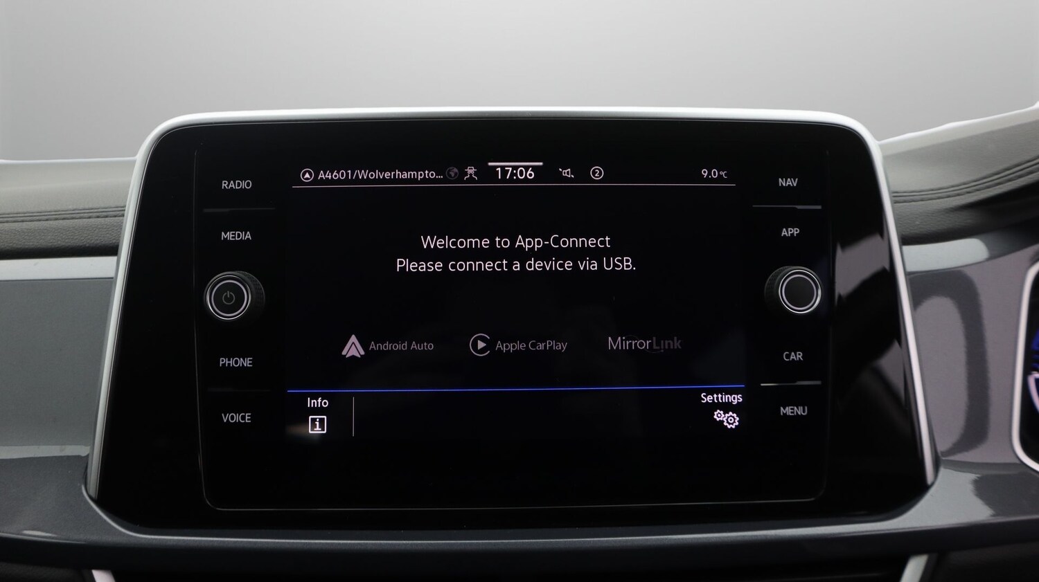 Used Volkswagen T-Roc 2022 for sale - 77336391: Photo 24