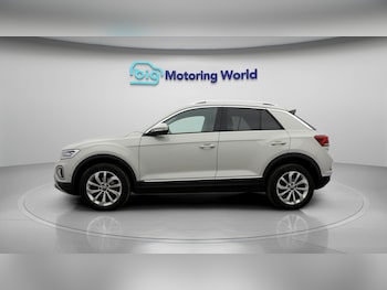 Used Volkswagen T-Roc 2022 for sale - 77336391: Photo