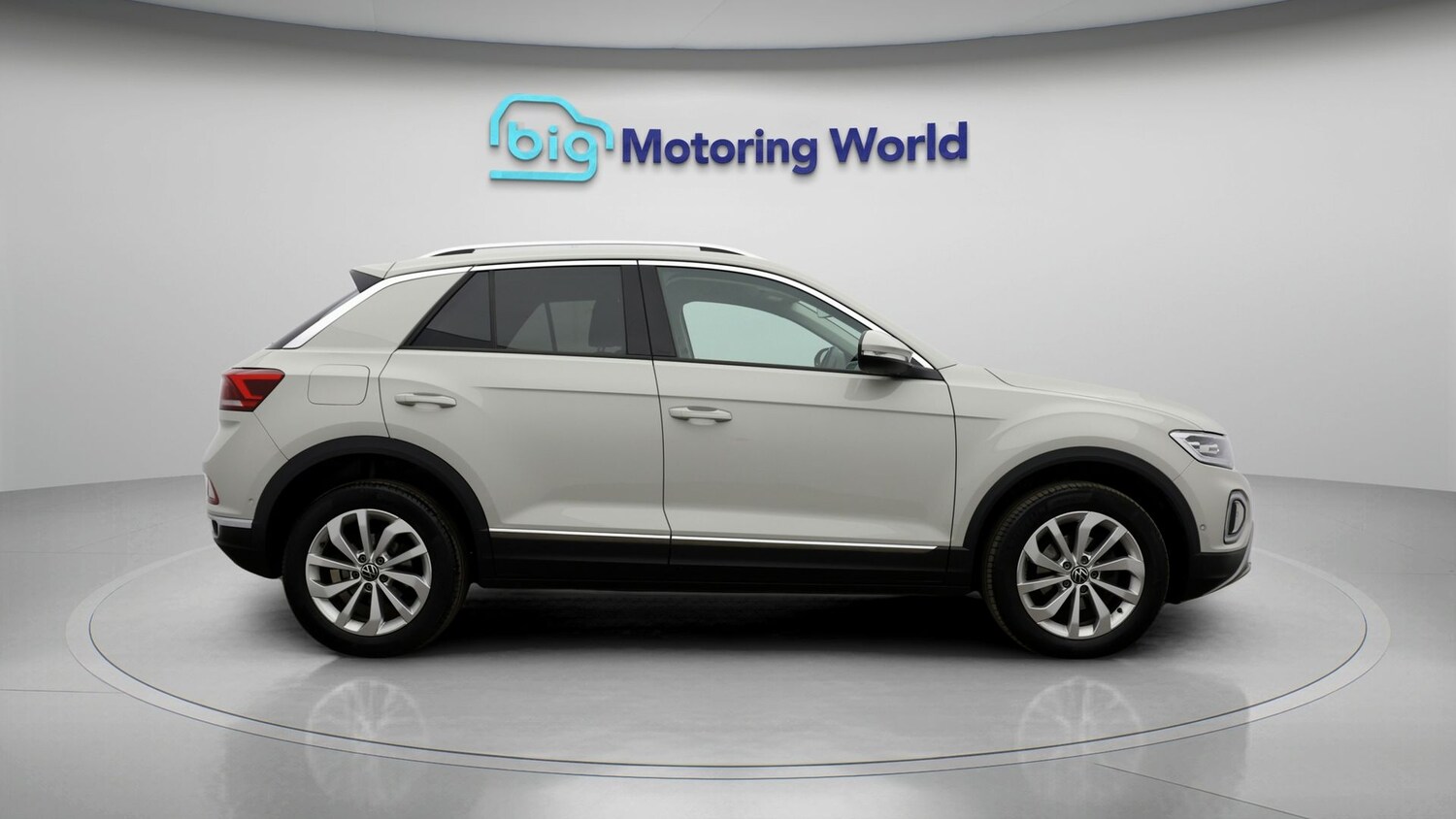 Used Volkswagen T-Roc 2022 for sale - 77336391: Photo 8
