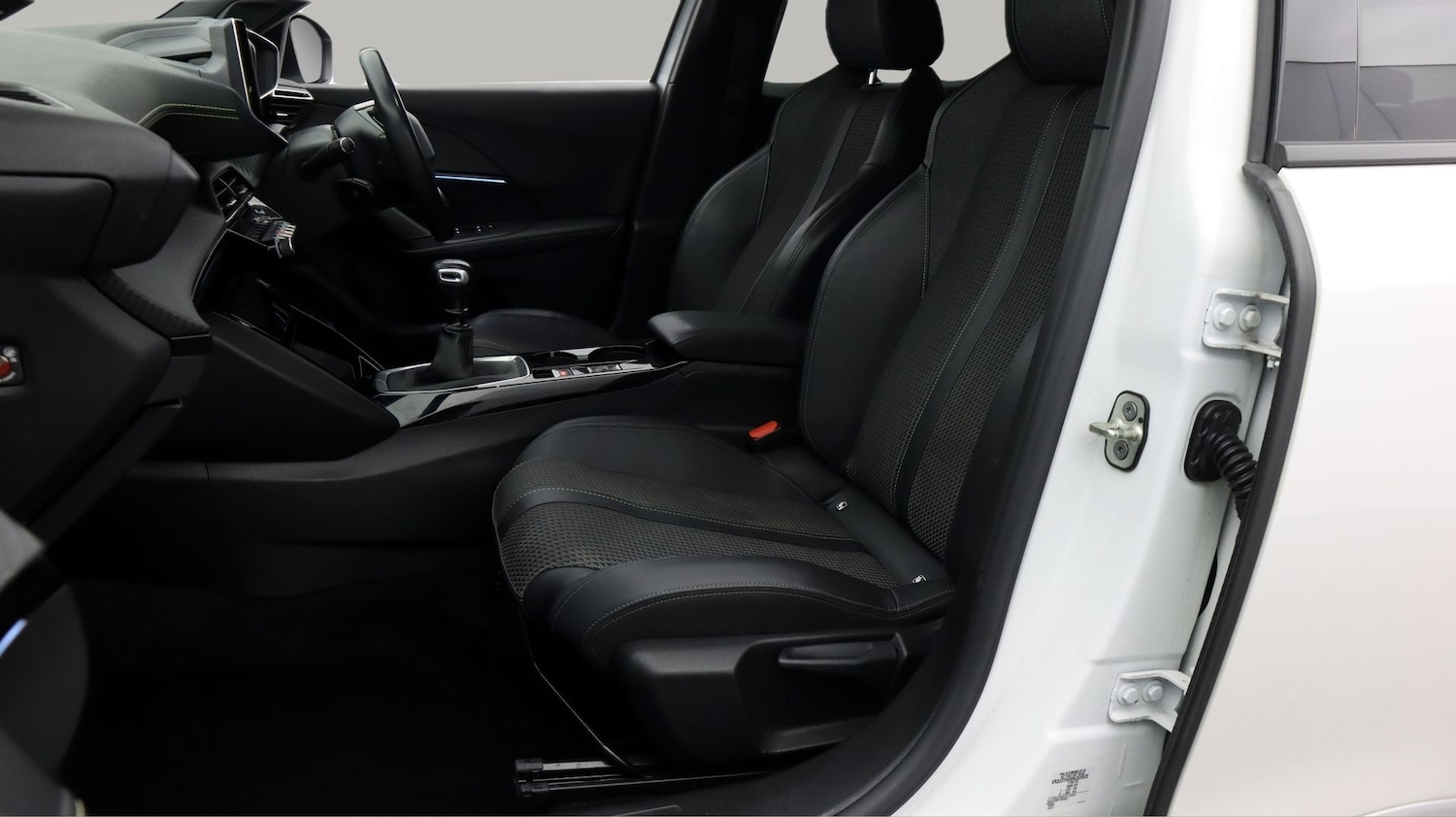 Used Peugeot 2008 2021 for sale - 77328947: Photo 14