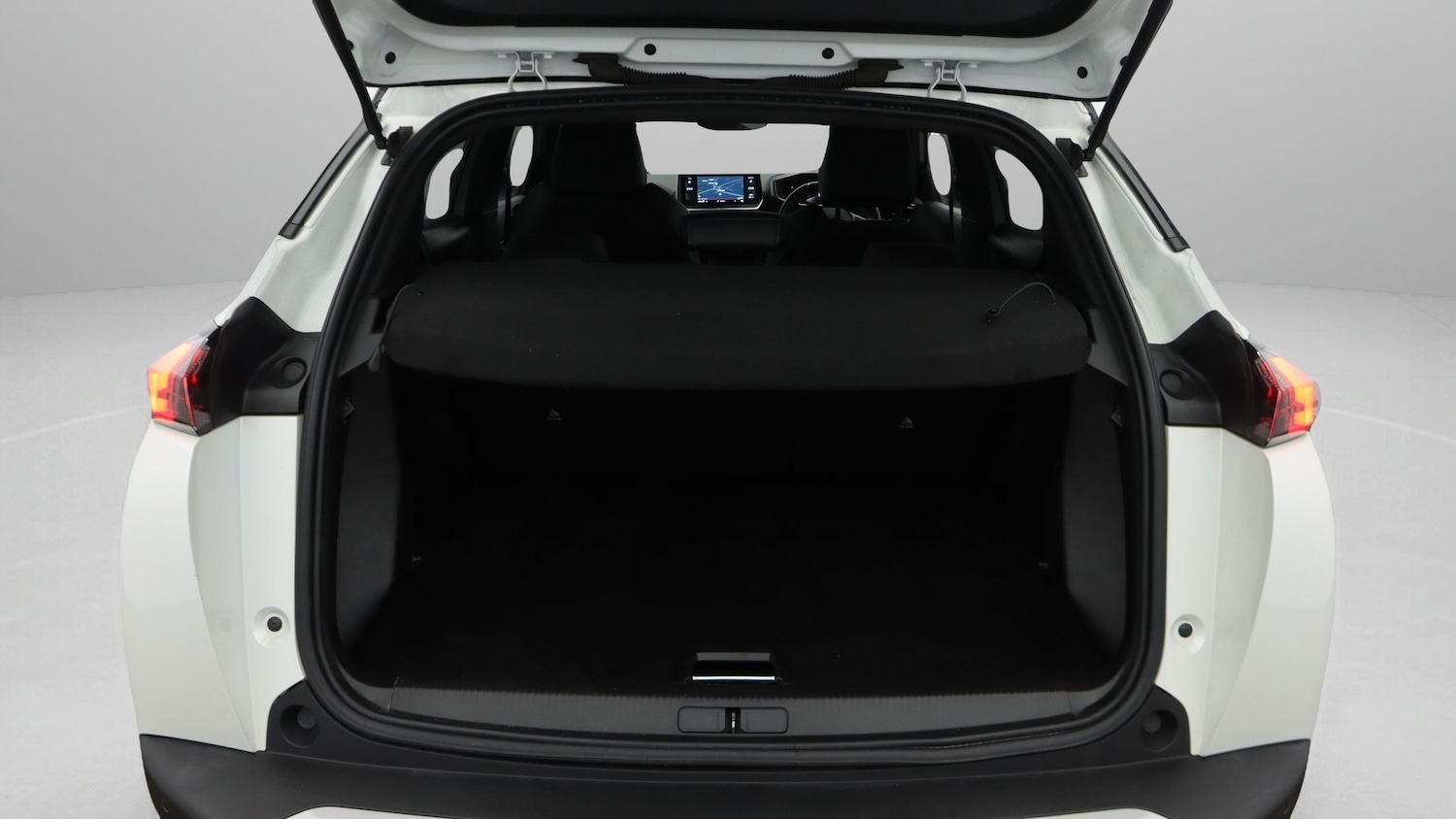 Used Peugeot 2008 2021 for sale - 77328947: Photo 17