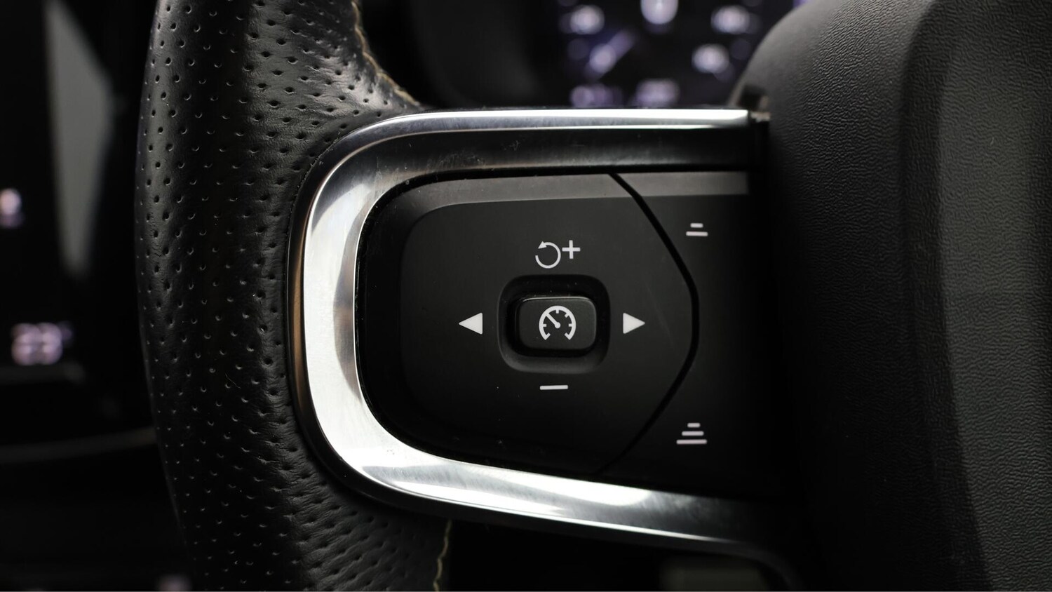 Used Volvo XC40 2021 for sale - 76562049: Photo 24