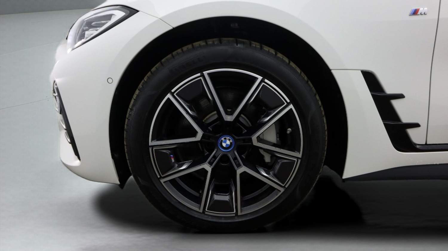 Used BMW i4 2024 for sale - 77618639: Photo 18