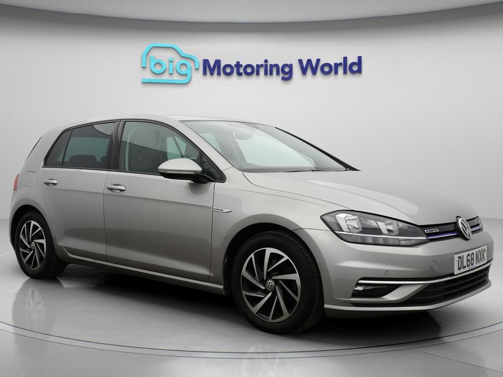 Used Volkswagen Golf 2019 for sale - 76657019: Photo 1