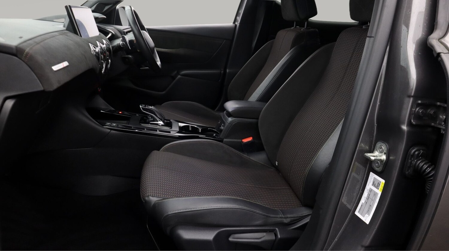 Used DS Automobiles DS 3 Crossback 2022 for sale - 77252534: Photo 14