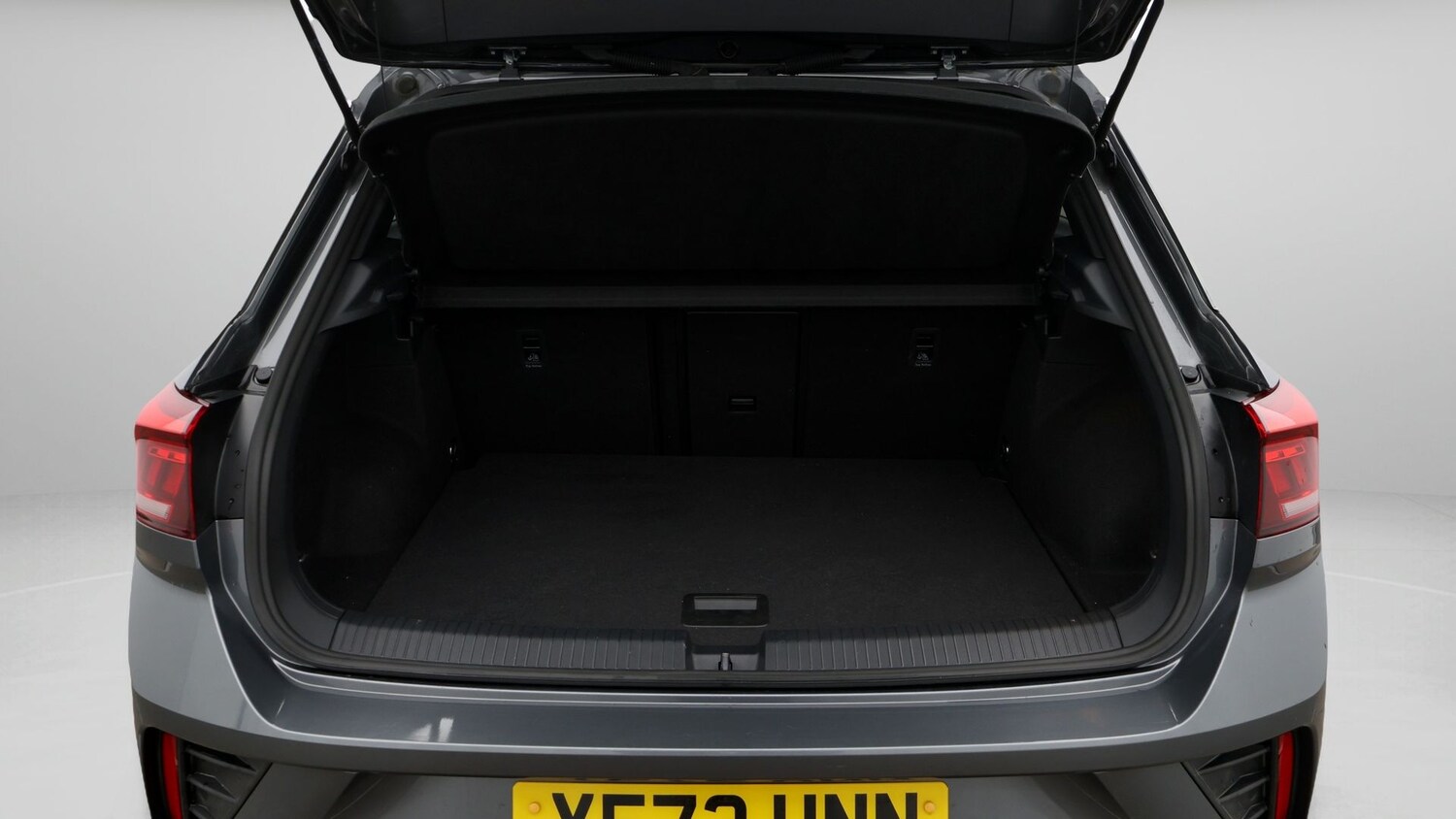 Used Volkswagen T-Roc for sale - 77379017: Photo 17