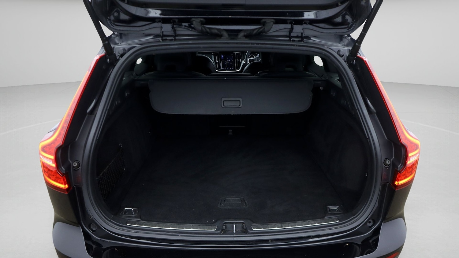 Used Volvo V60 2022 for sale - 78035259: Photo 17