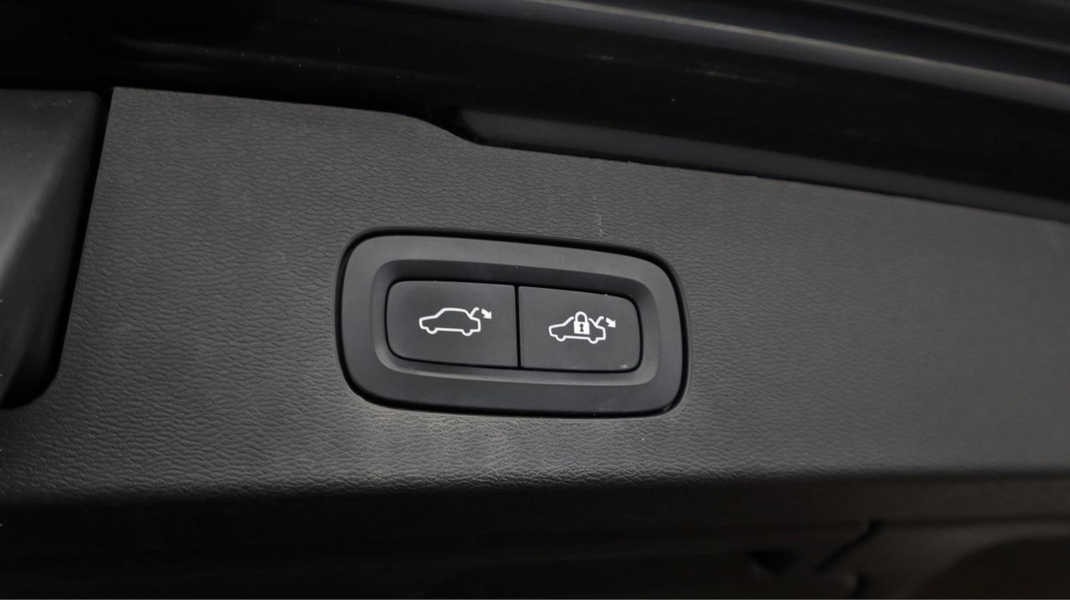 Used Volvo V60 2022 for sale - 78035259: Photo 24