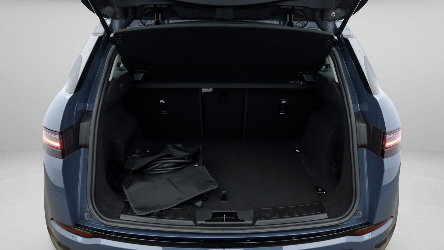 Used Land Rover Range Rover Evoque 2023 for sale - 77935923: Photo 17