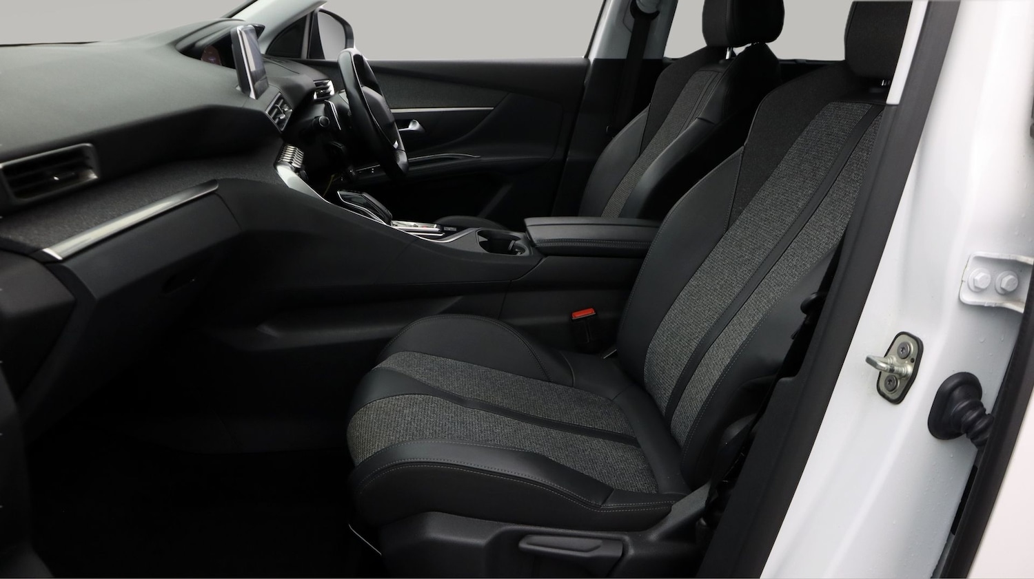 Used Peugeot 5008 2019 for sale - 77289409: Photo 14