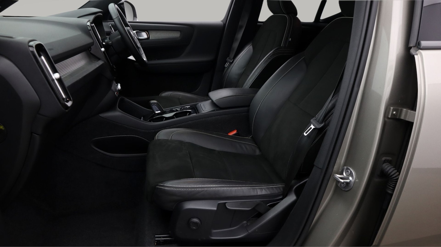 Used Volvo XC40 2022 for sale - 78028070: Photo 14